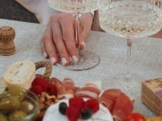 GRAPES & CHEESE 
