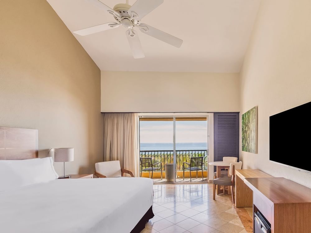 Interior of Deluxe Room Ocean View at Grand Fiesta Americana