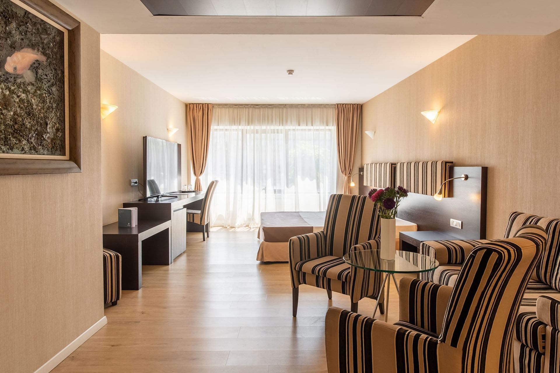 Junior Suite jacuzzi at Parliament Hotel in Bucharest