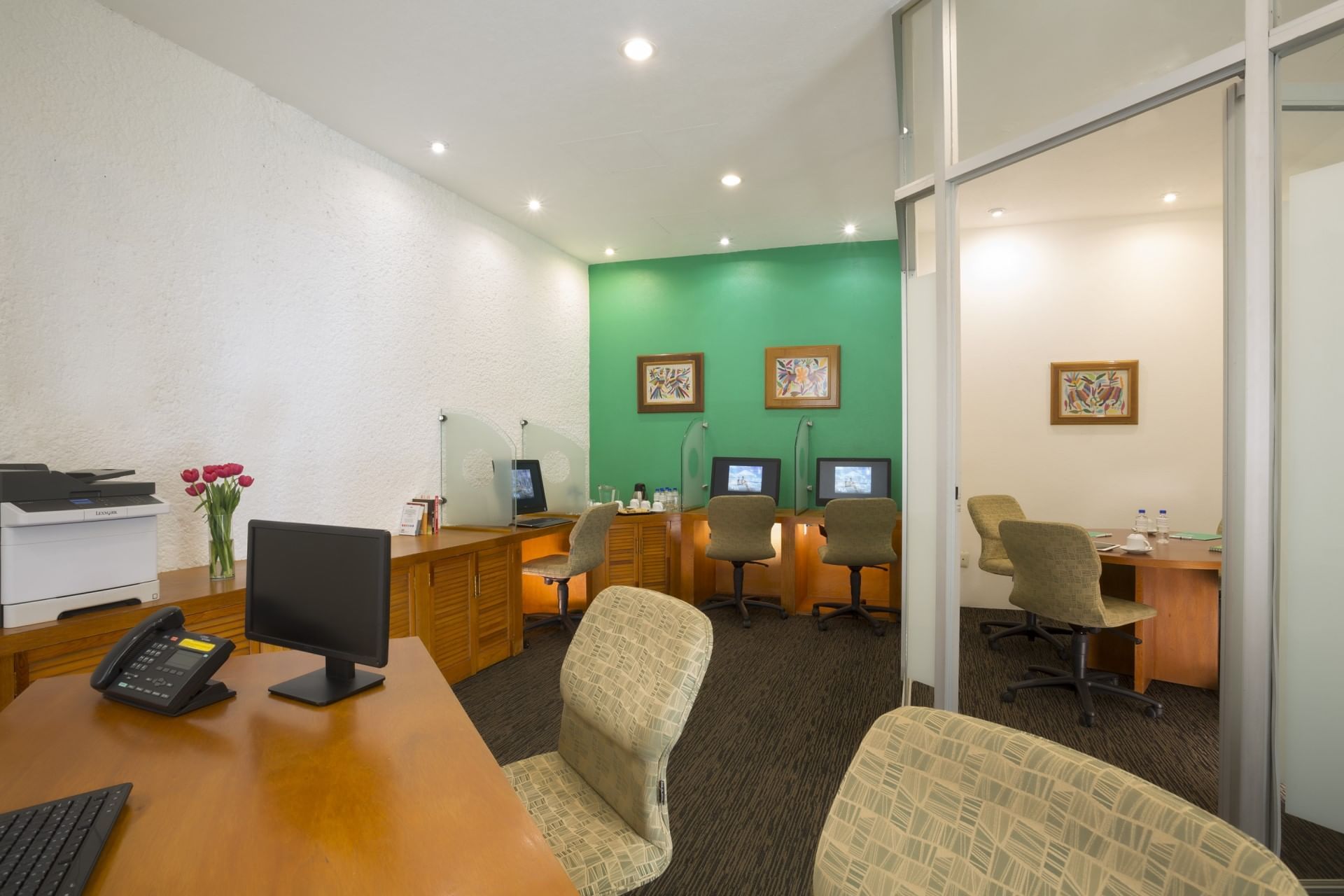 TRABAJA CON COMODIDAD