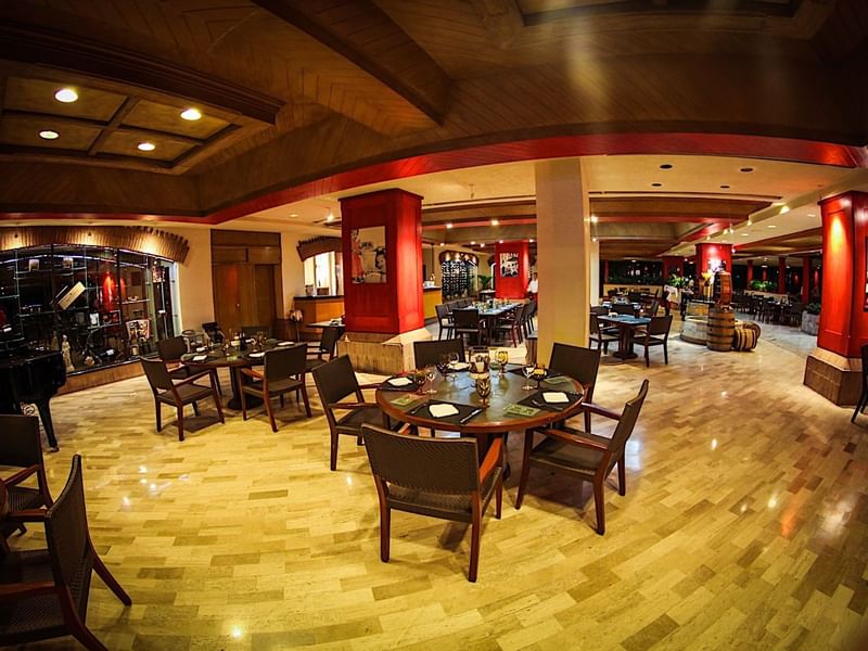 Dining area at Tavola Restaurant in Princess Mundo Imperial