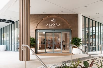 Entrance area with  a shop at Amora Hotel Brisbane