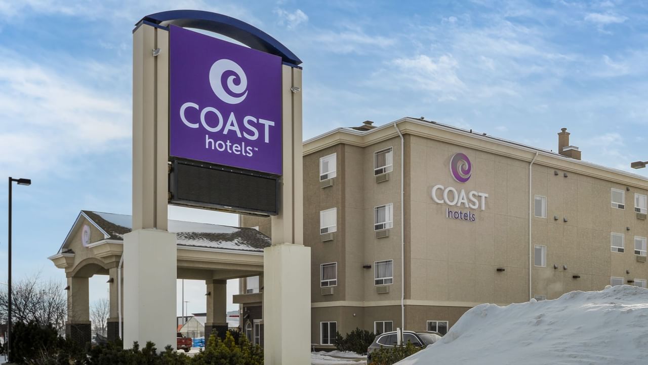 Exterior of Coast Weyburn Hotel