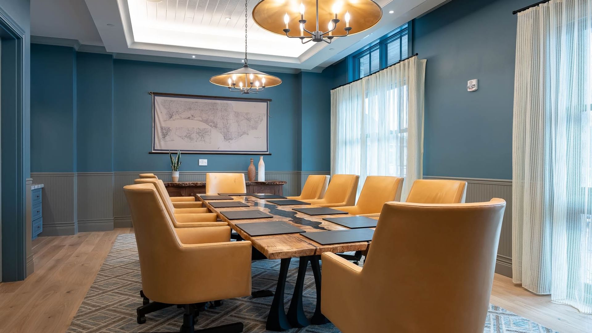 Camp Creek Inn Boardroom for small groups and meetings
