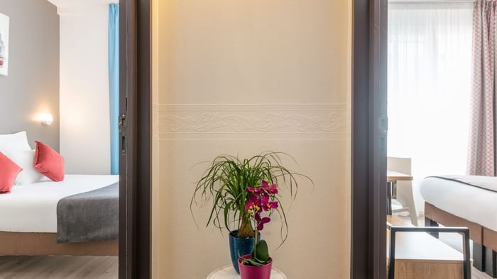 Flower vase arrangements at Hotel notre dame
