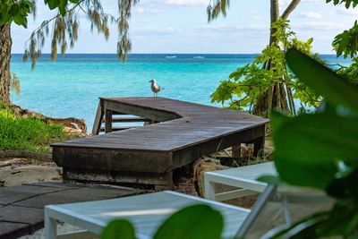 The deck from the Beach House to the sea at Heron Island Resort