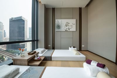 Beds in Relax Spa at Carlton Hotel Bangkok Sukhumvit