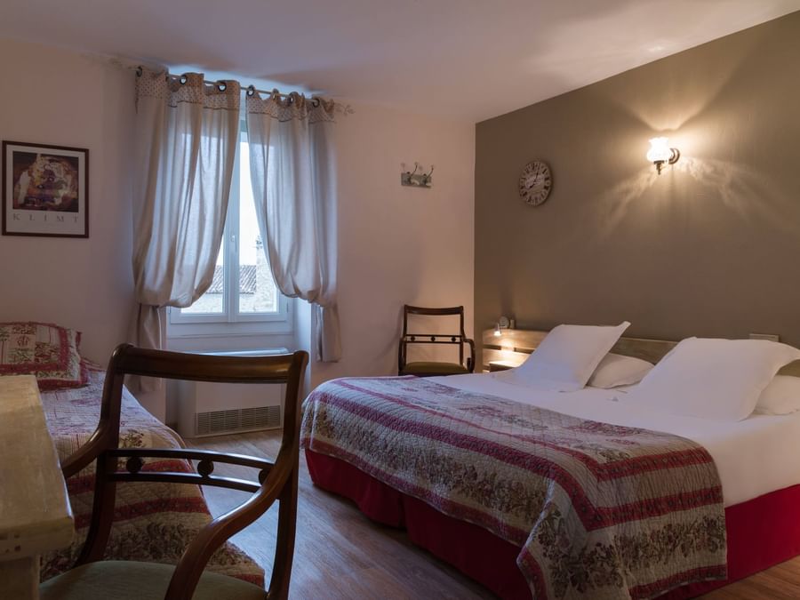 A Comfort Room for 1 or 3people at The Originals Hotels