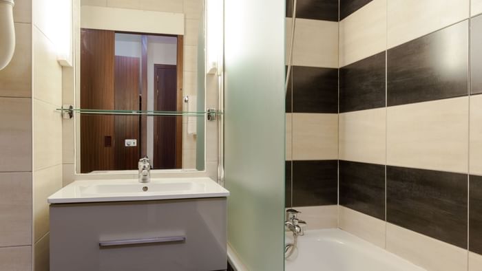 Bathroom interior in bedrooms at Hotel Castel Burgond