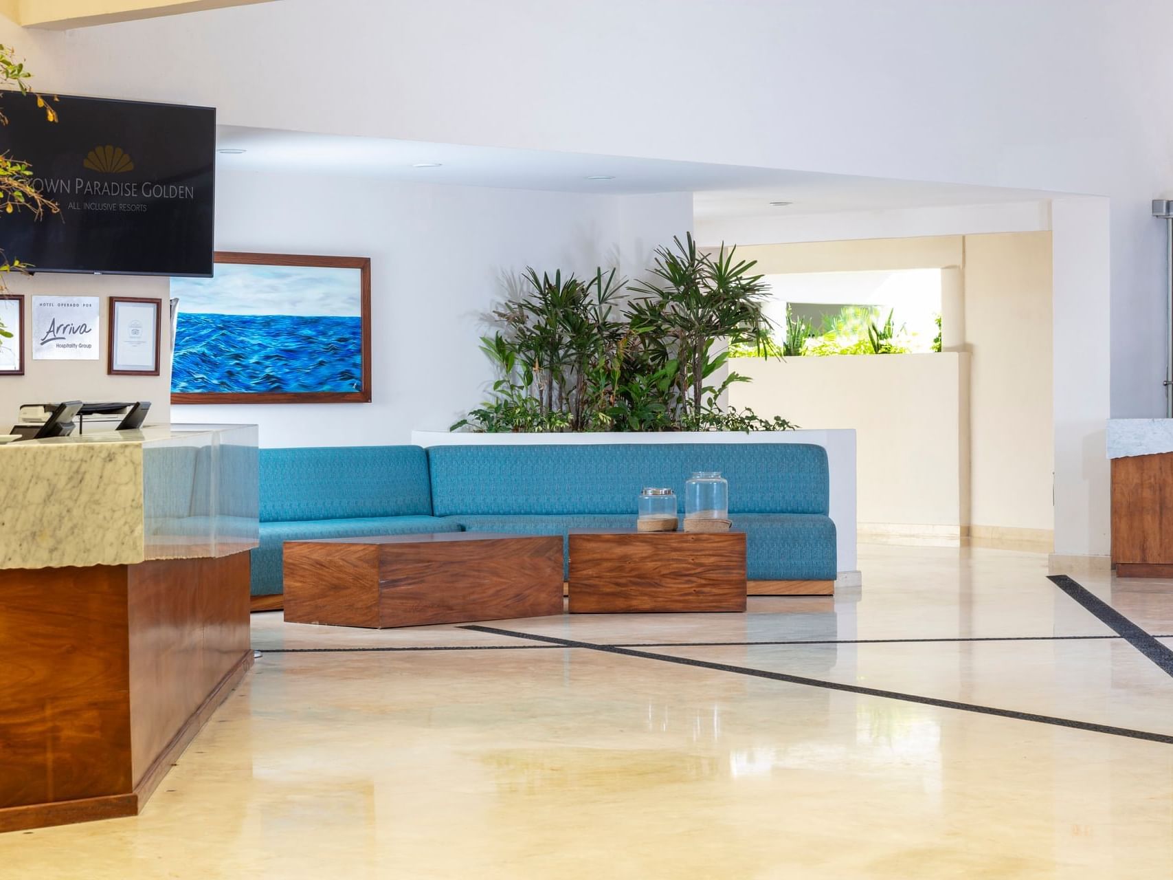 lobby del Crown Paradise Golden Puerto Vallarta