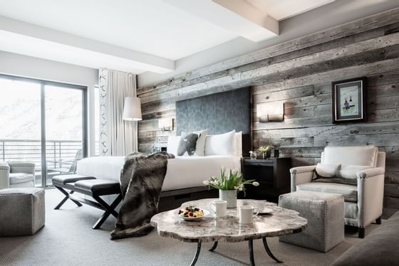 Bedroom with one bed in the Bridger Suite at Hotel Jackson