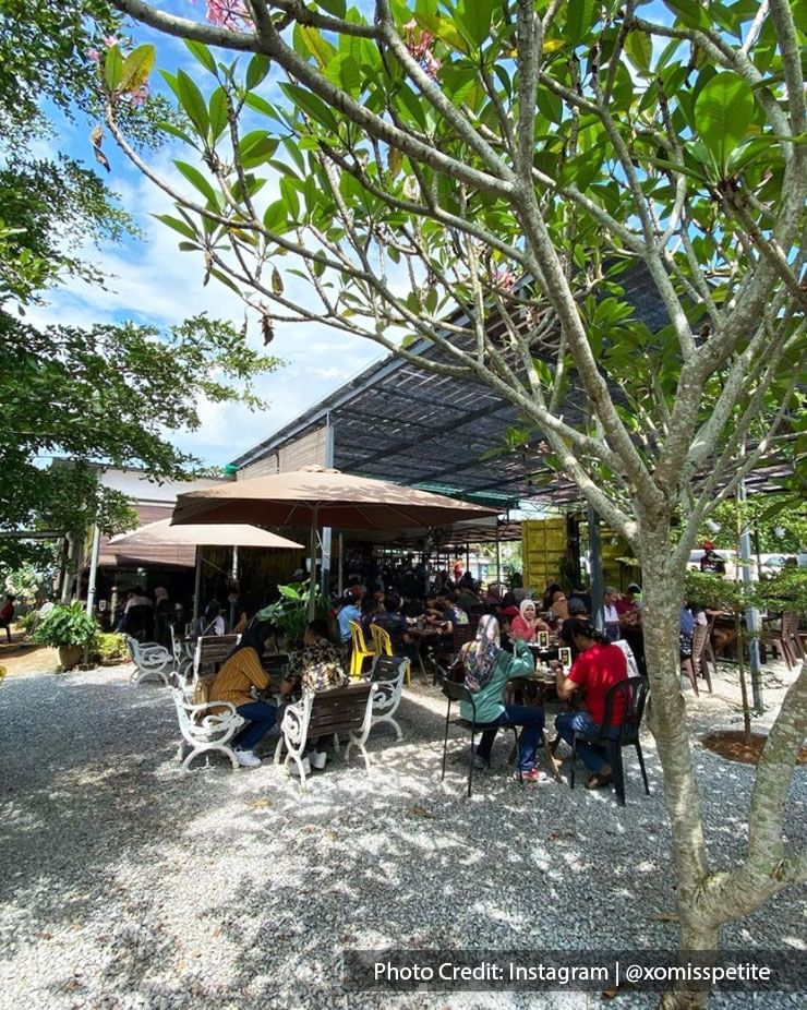 Kafe Kampung Kaw, a popular breakfast spot is one of the best cafes in Port Dickson 