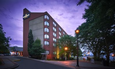 Exterior view of Waterfront Hotel Downtown Burlington