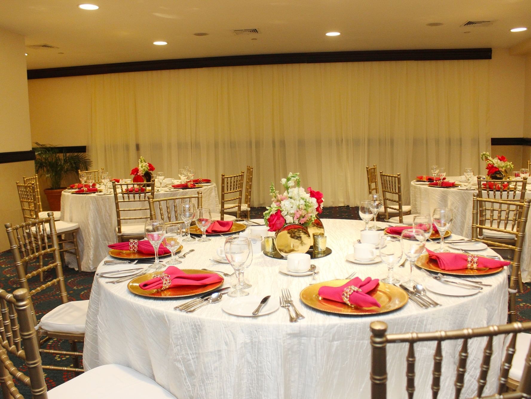 Table arrangement in Rio Bueno Suite at Jamaica Pegasus Hotel