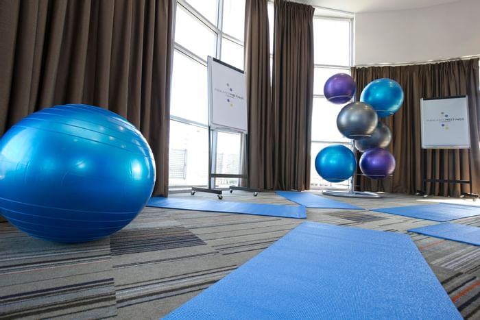meeting area with mats -Novotel Sydney Olympic Park