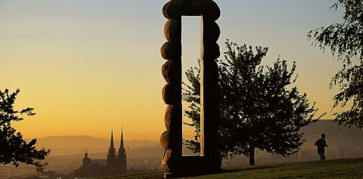 Parc Montjuzet Park at dawn near Oceania Hotels