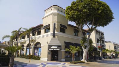 restaurant view from sidewalk