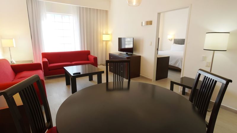 Living & dining area in a Junior Suite at FI Ciudad Obregón