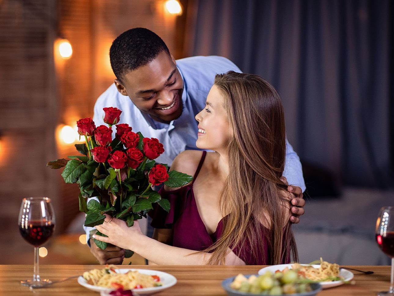 Couple on a romantic dinner at Rosen Inn Lake Buena Vista