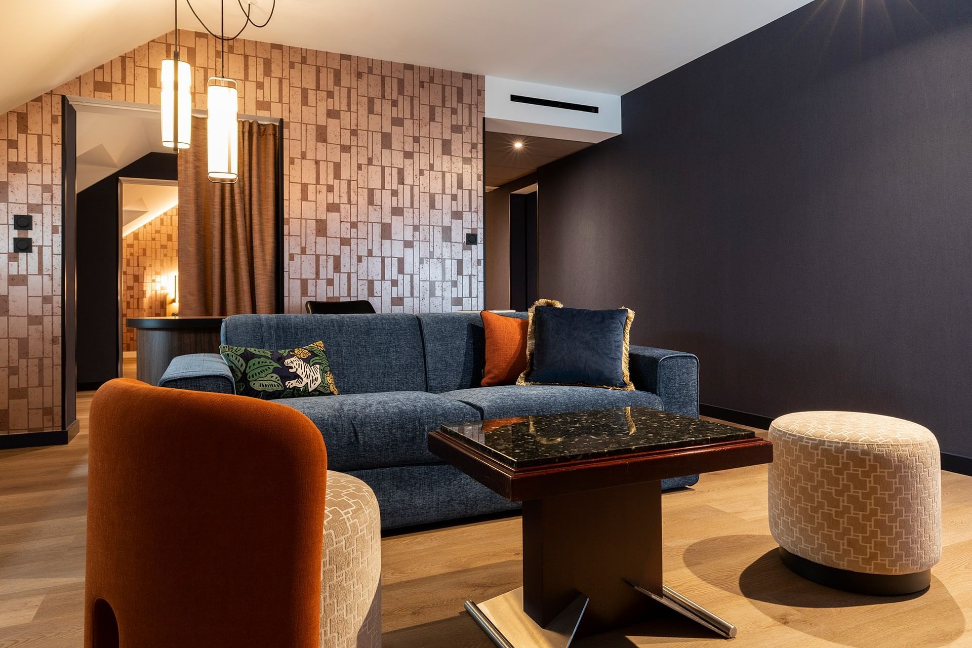 Coin salon dans une chambre à l'Oceania Le Conti Brest