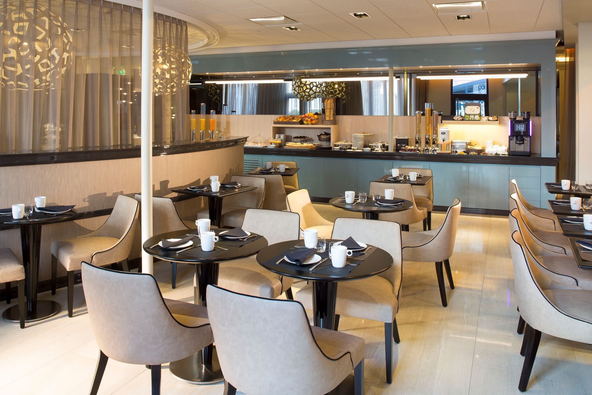 Salle à manger à l'Oceania Le Jura Dijon