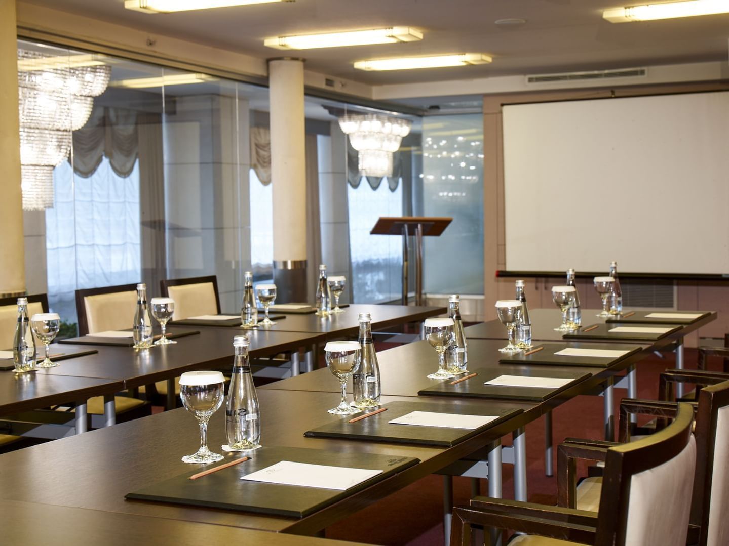 Dining area at Eresin Taxim Premier