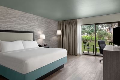 Courtyard King with Private Terrace | Carlsbad by the Sea Hotel