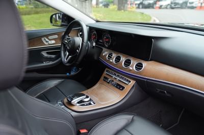 Luxurious interior of a Mercedes Benz at Hanoi Daewoo Hotel