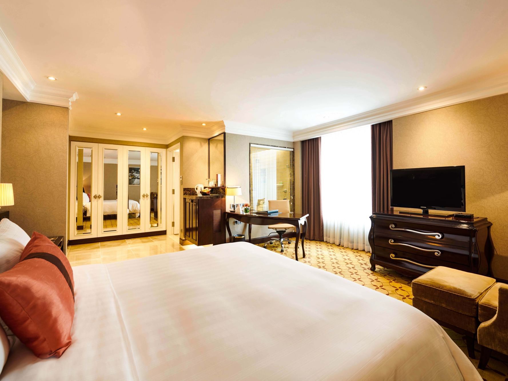 Deluxe Premium room interior design at Eastin Hotels