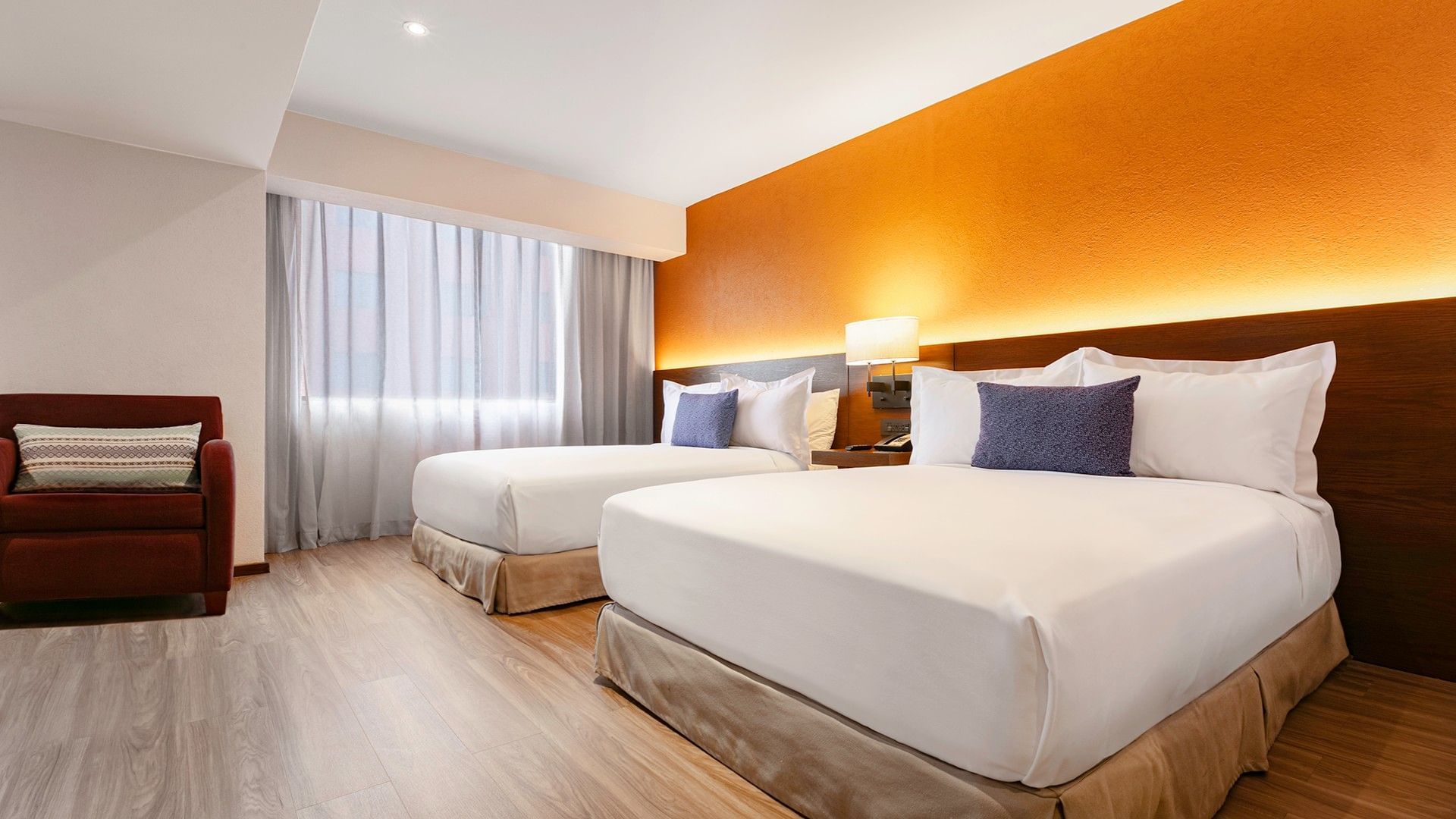 Habitación Junior Suite 2 Camas Dobles en el Camino Real Aeropuerto México en Ciudad de México.