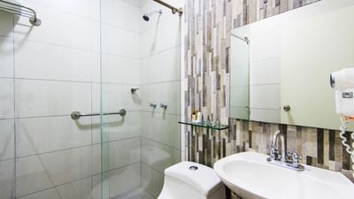 habitacion con baño en bocagrande cartagen