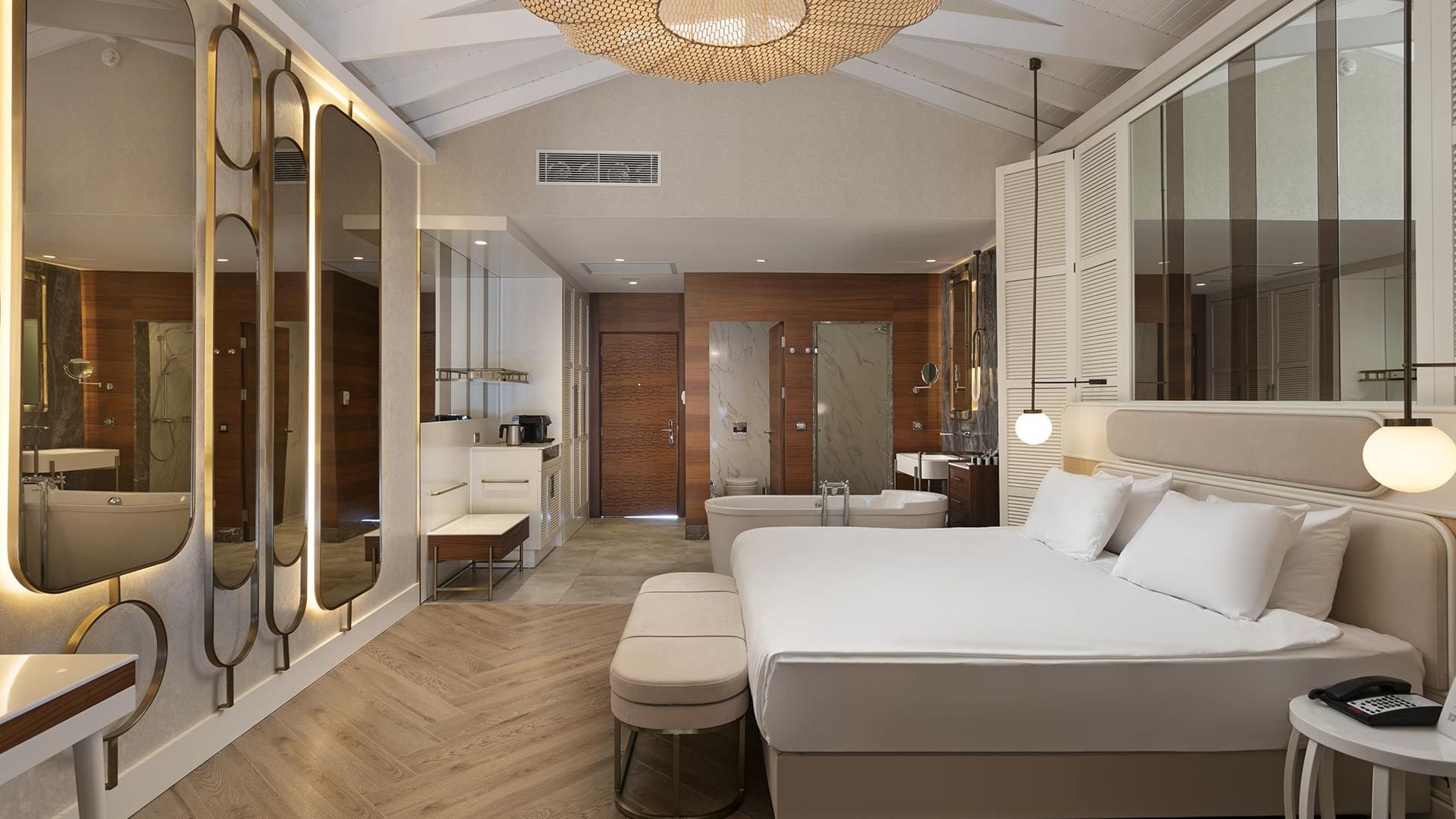 Maldive House в Titanic Deluxe Golf Belek — гармония уюта и современного дизайна.