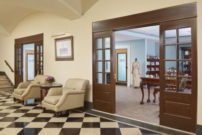 Entrance to Feathers at Peabody Hotels & Resorts