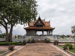 Long shot of The Tha Phra Arthit near the Chatrium Hotel