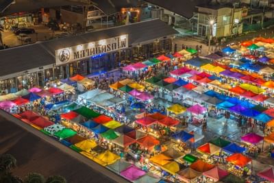 Elegant Ratchada Rot Fry Night Market in near Dream Bangkok
