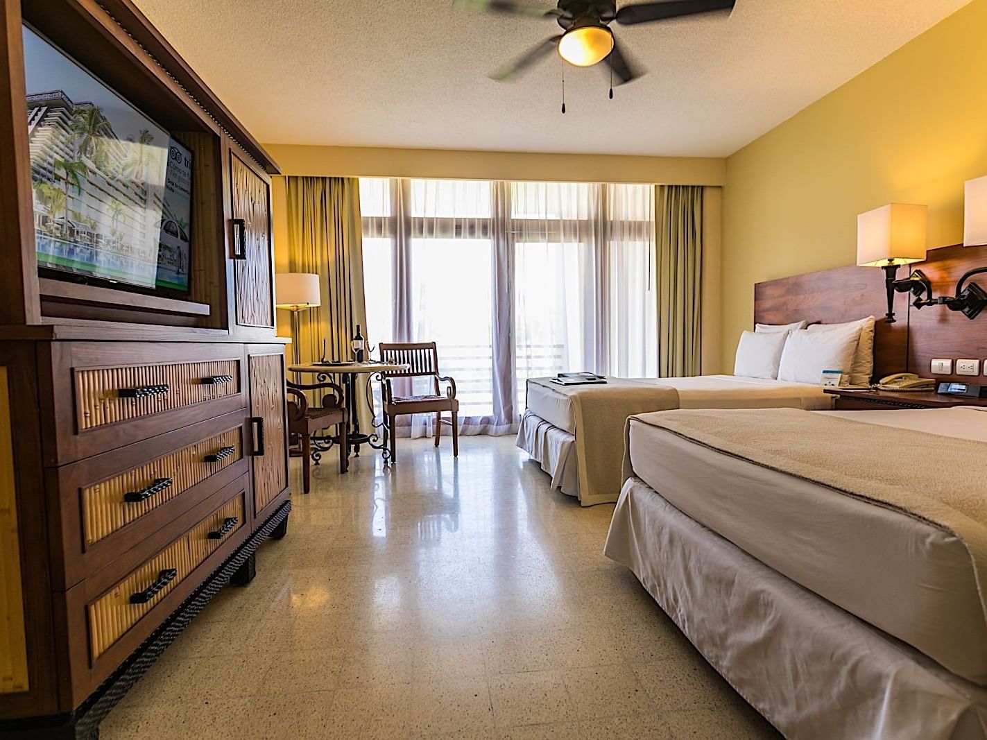 Bedroom with furniture at Pierre Mundo Imperial