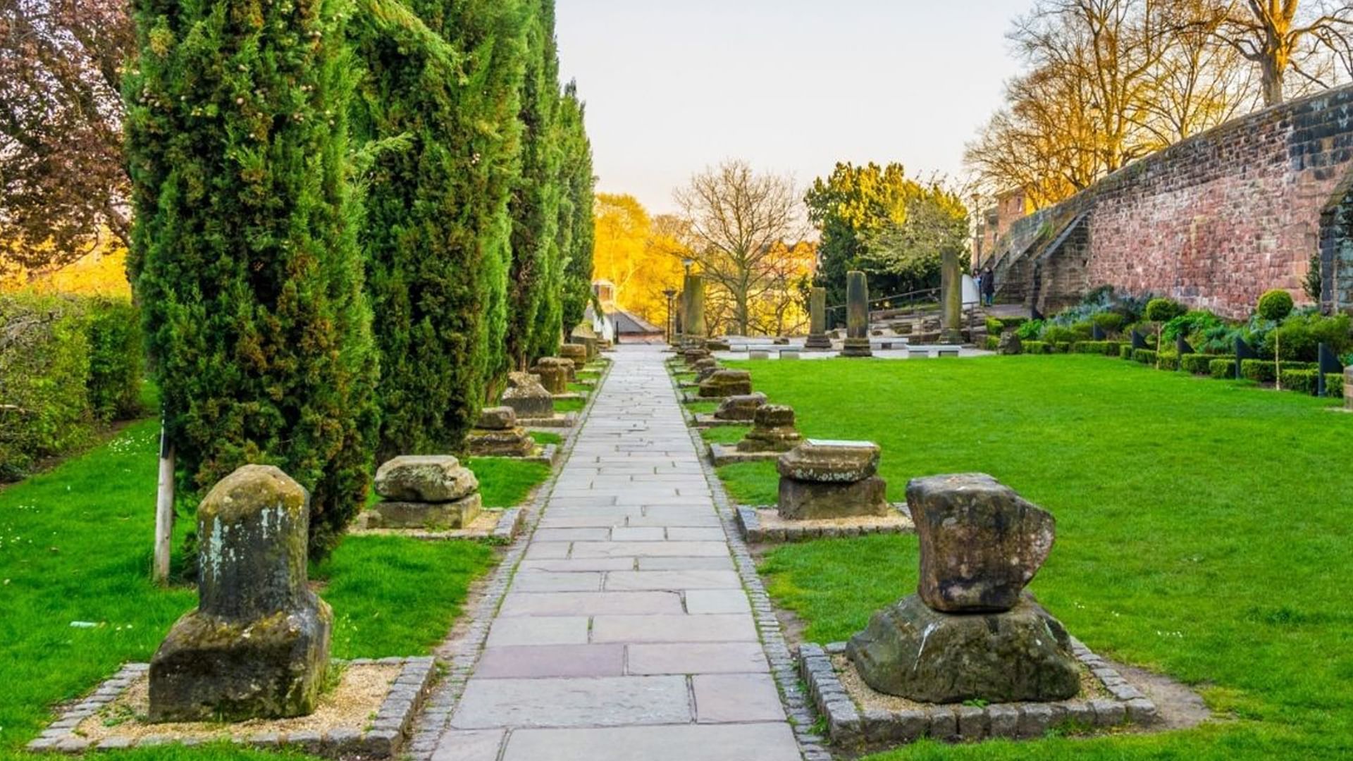 A stone road in the garden of Village Hotels Chester St David´s