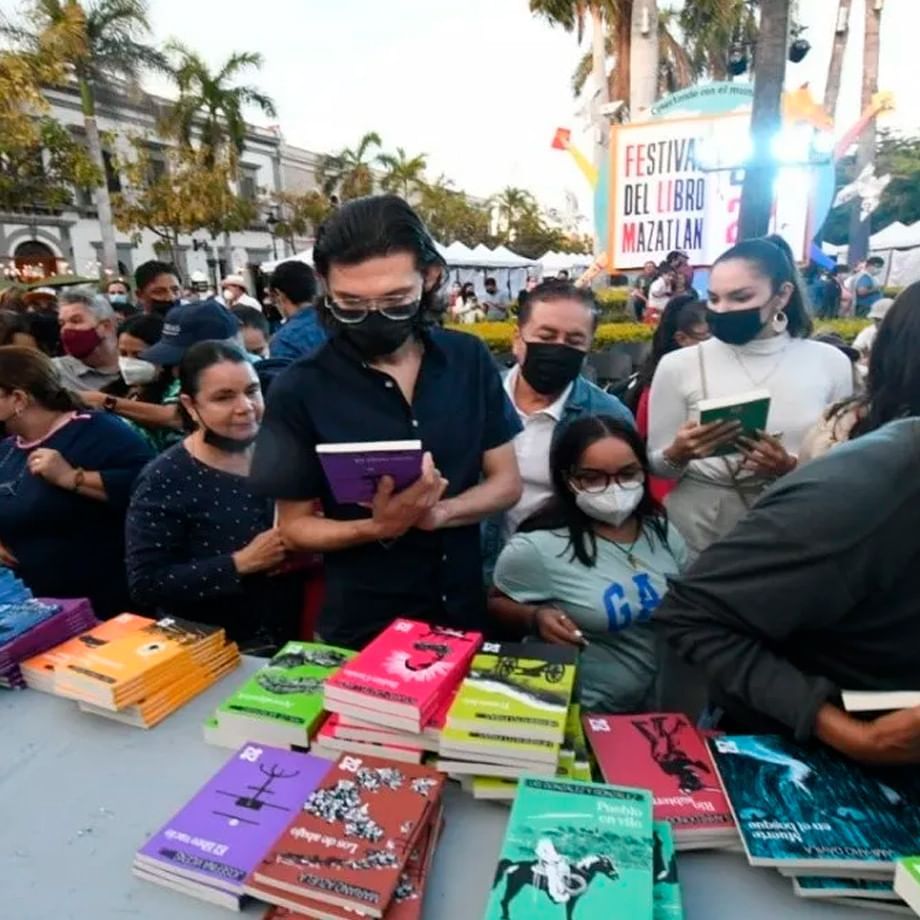 People looking for books in book fair, Viaggio Resort Mazatlan