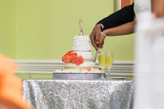 wedding cake table