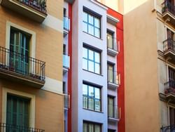 Exterior view of the Gran de Gracia Apartments