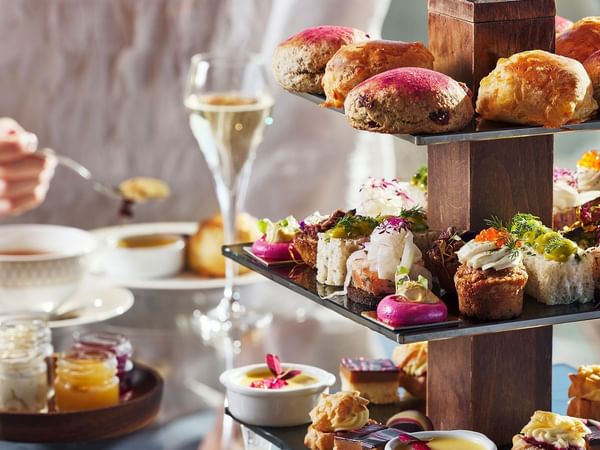 En lyxig och dekadent Afternoon Tea på Hotel Riverton i centrala Göteborg