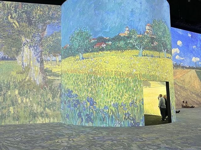 Art projections onto wall