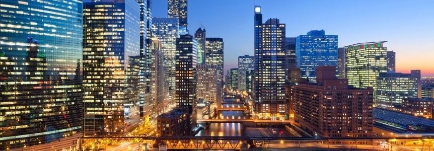 Splendid Chicago cityscape from Kinzie Hotel during the night