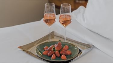 Romance & Tasting Moments