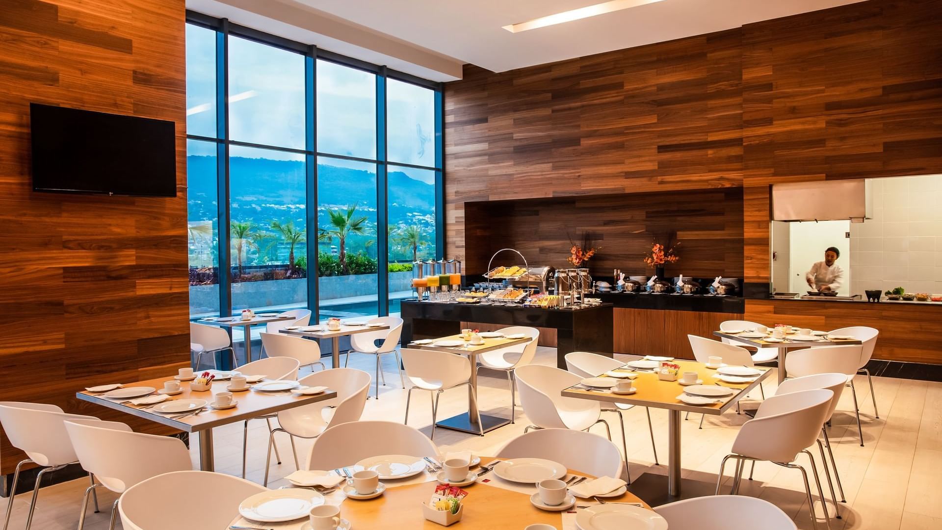 98452458_Restaurant5_4600x3067_result