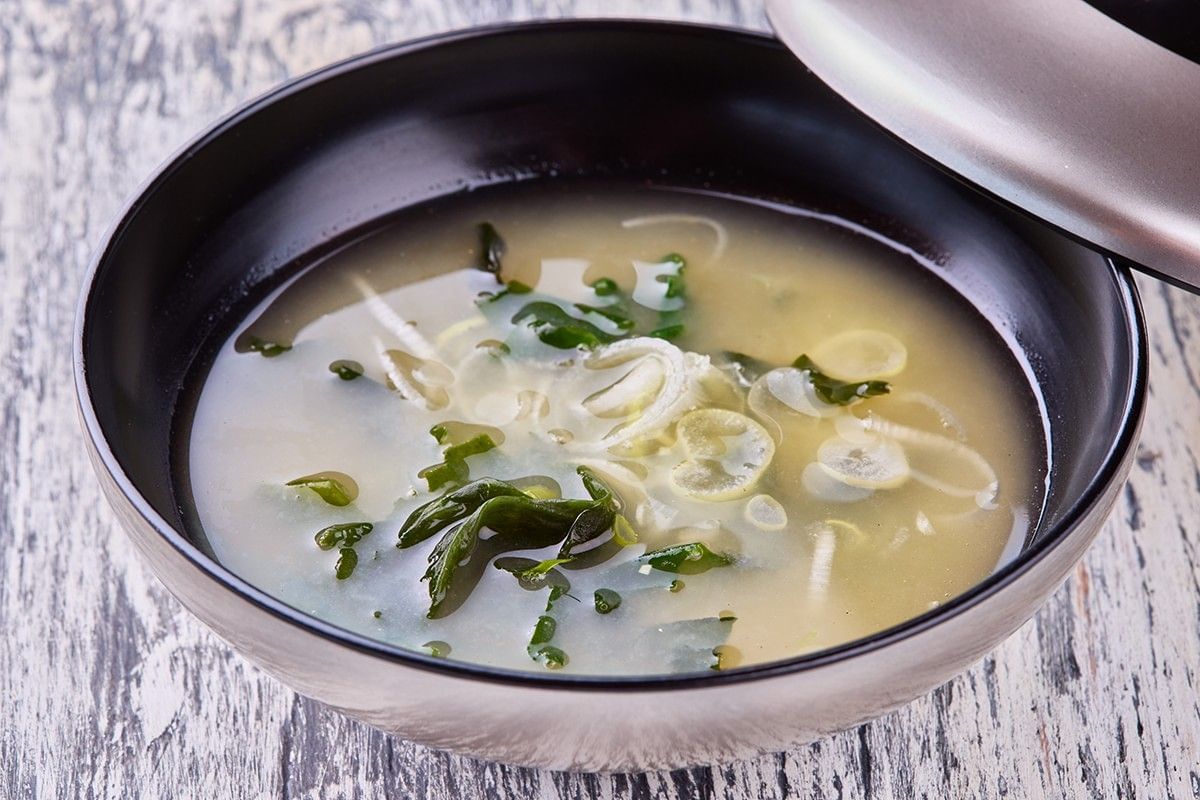 わ＝わかめの味噌汁