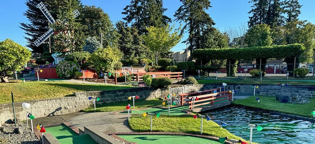 Paradise Fun Park mini golf course in Parskville
