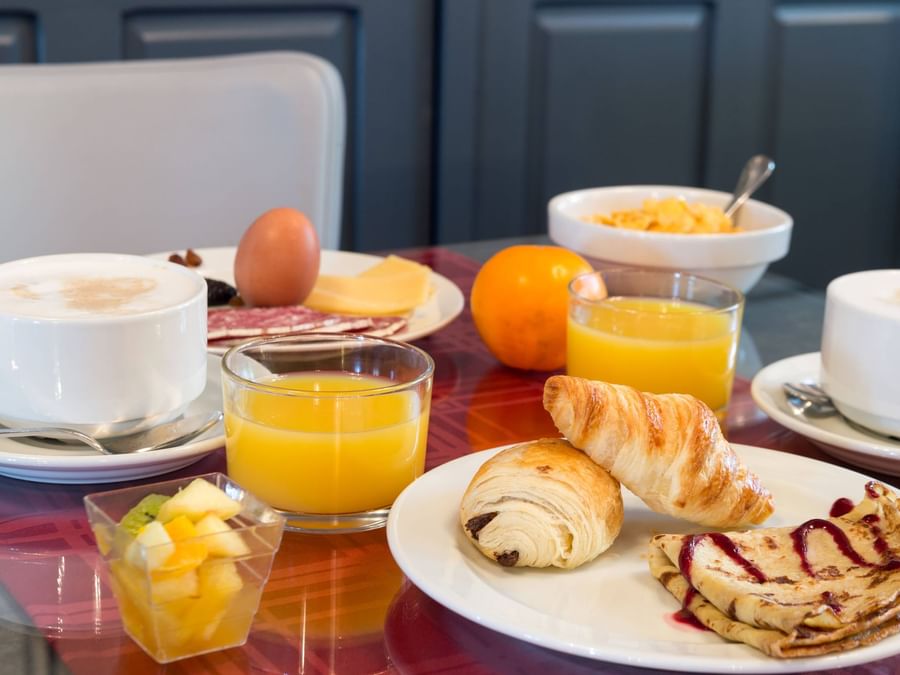 Closeup of a served fancy breakfast at Auberge la tomette