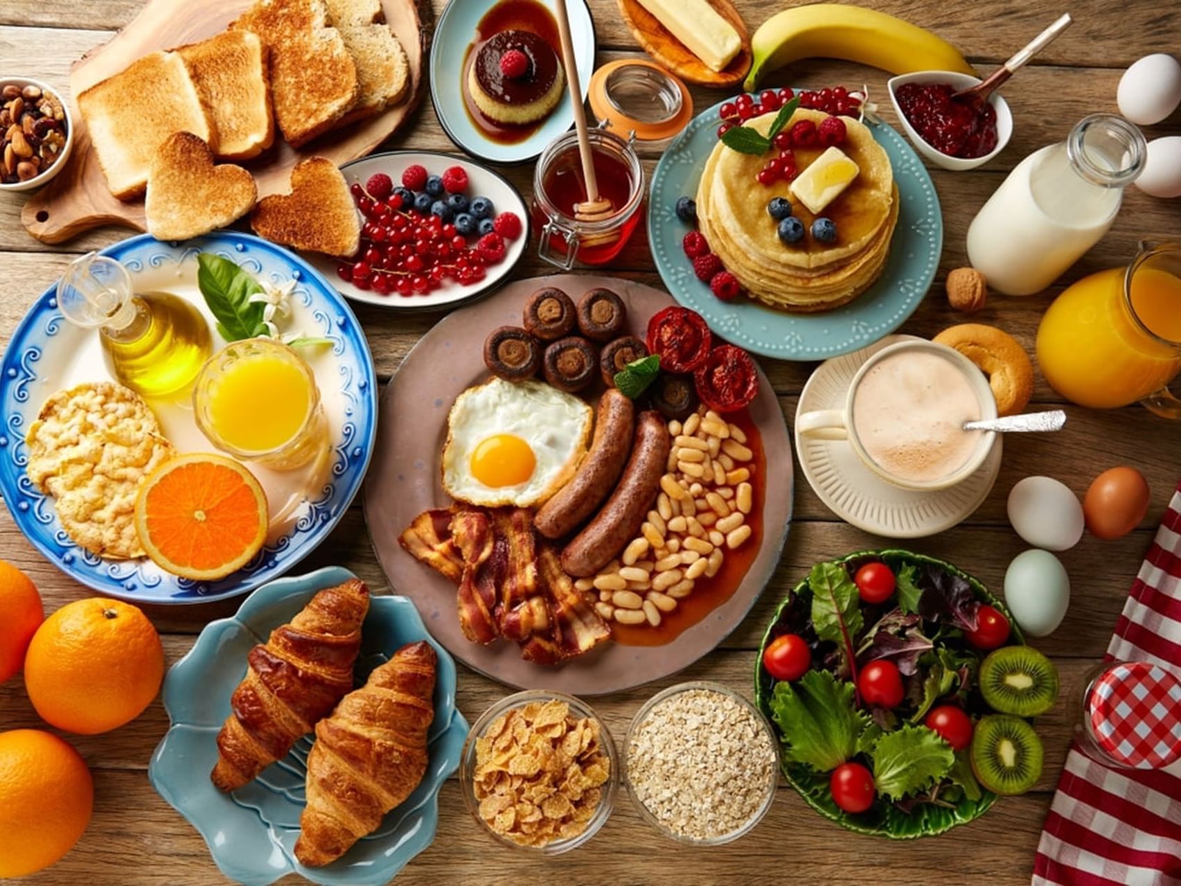 Close up on a breakfast spread at MCM Elegante Beaumont