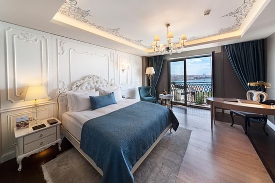 Deluxe room at CVK Park Bosphorus Hotel in Istanbul